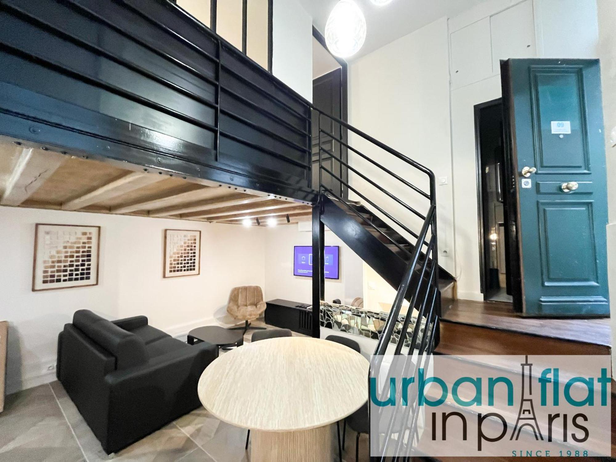 Urban Flat 09 - Stylish Triplex Champs-elysees Parijs