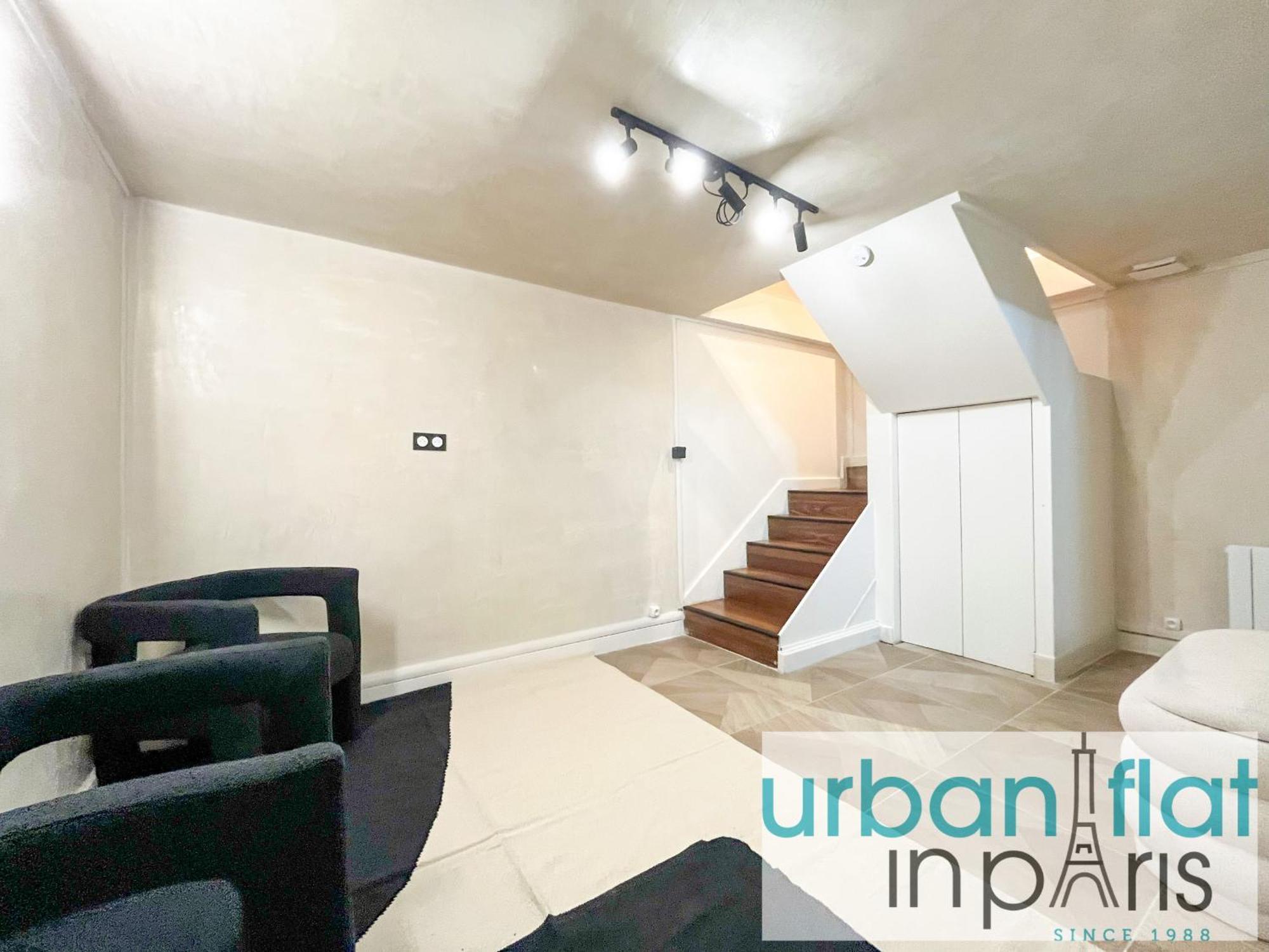 Urban Flat 09 - Stylish Triplex Champs-elysees Appartement
